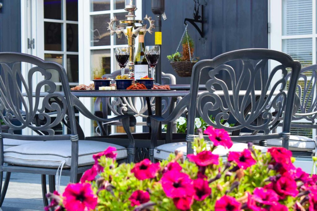 The fully equipped kitchen means you can cook up a storm or just enjoy some downtime with a nibbles.