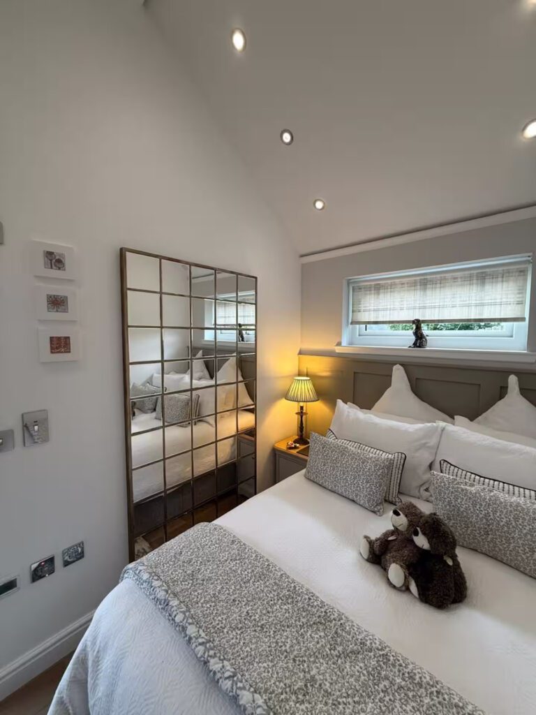 Mr-Tumpseys-Hideaway-10